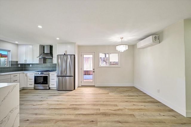 2802 Cowley Way, San Diego, CA 92110