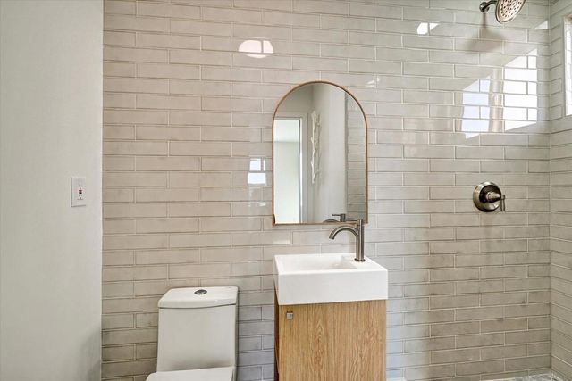 2802 Cowley Way, San Diego, CA 92110