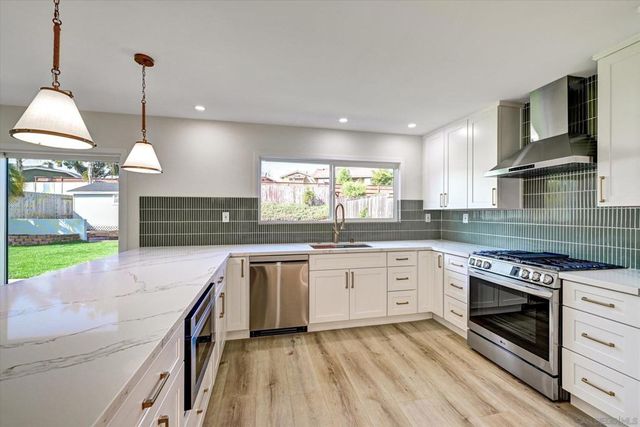 2802 Cowley Way, San Diego, CA 92110