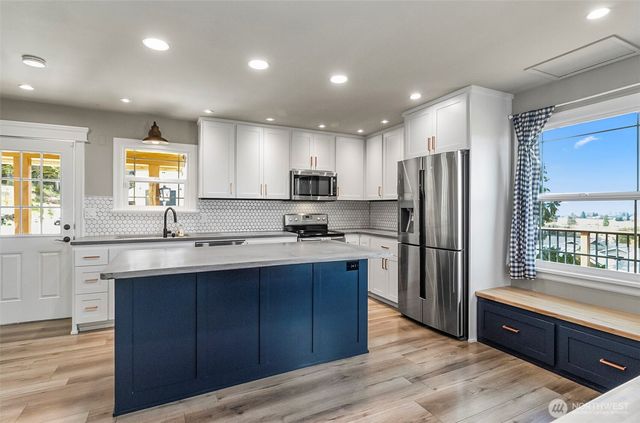 7610 4th Street SE, Lake Stevens, WA 98258