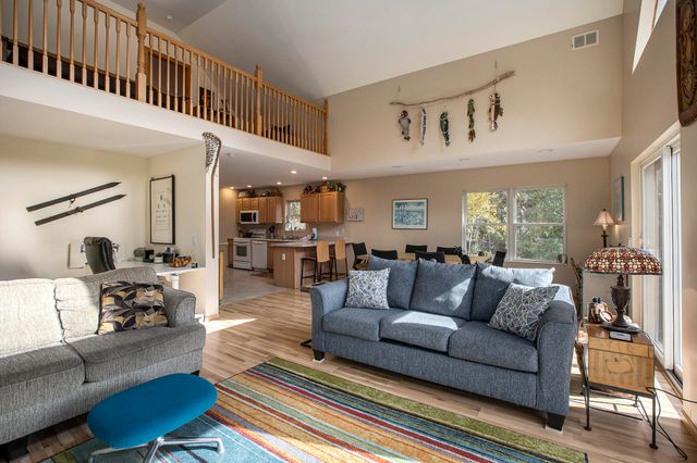 11241 Somers Lane, Honor, MI 49640