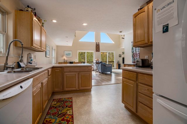 11241 Somers Lane, Honor, MI 49640