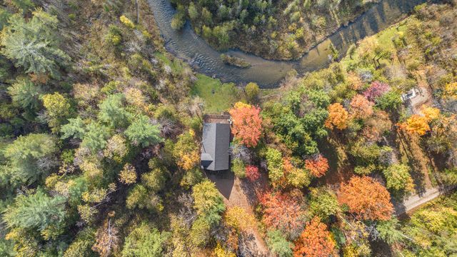 11241 Somers Lane, Honor, MI 49640