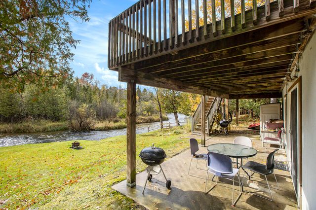 11241 Somers Lane, Honor, MI 49640