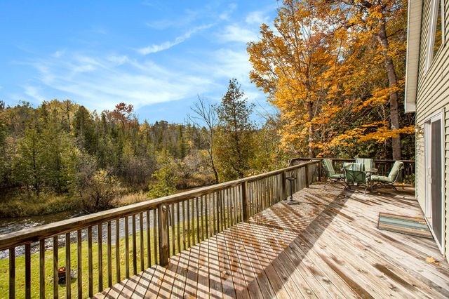 11241 Somers Lane, Honor, MI 49640