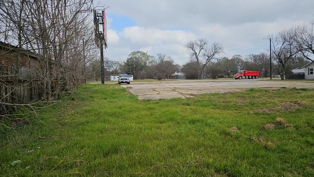 210 NE 2nd Street, Kerens, TX 75144