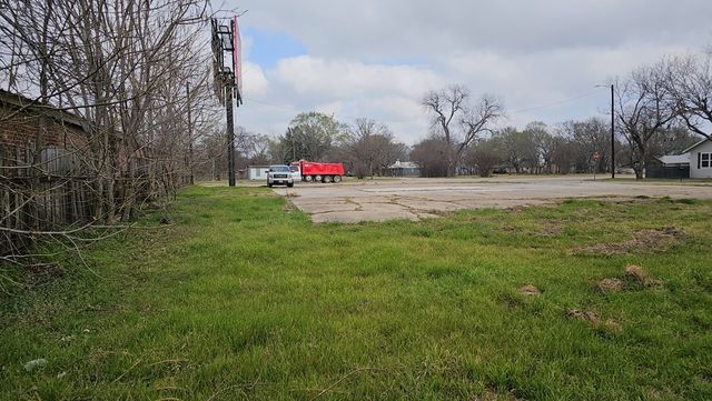 210 NE 2nd Street, Kerens, TX 75144