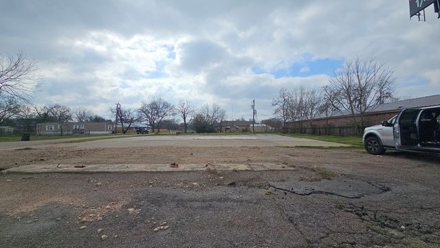 210 NE 2nd Street, Kerens, TX 75144