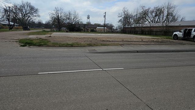 210 NE 2nd Street, Kerens, TX 75144
