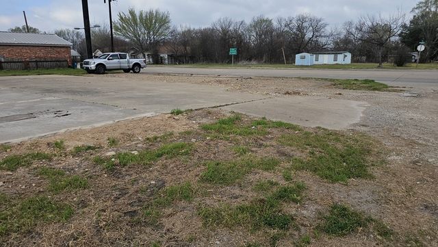 210 NE 2nd Street, Kerens, TX 75144