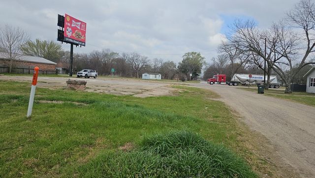 210 NE 2nd Street, Kerens, TX 75144