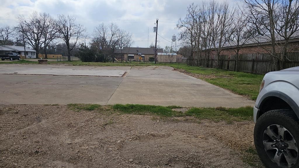 210 NE 2nd Street, Kerens, TX 75144
