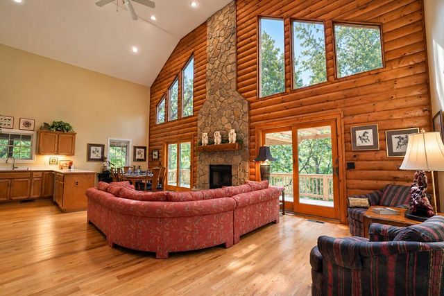 244 E Lapidary Lane, Young Harris, GA 30582