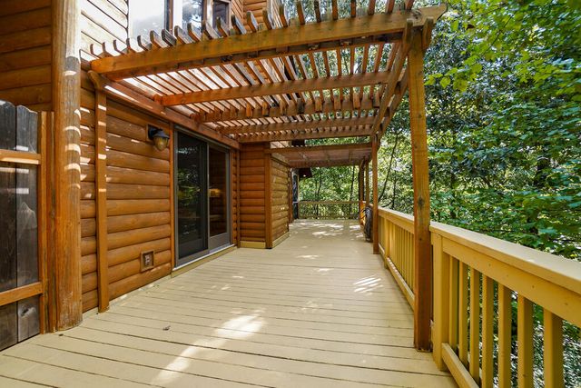 244 E Lapidary Lane, Young Harris, GA 30582