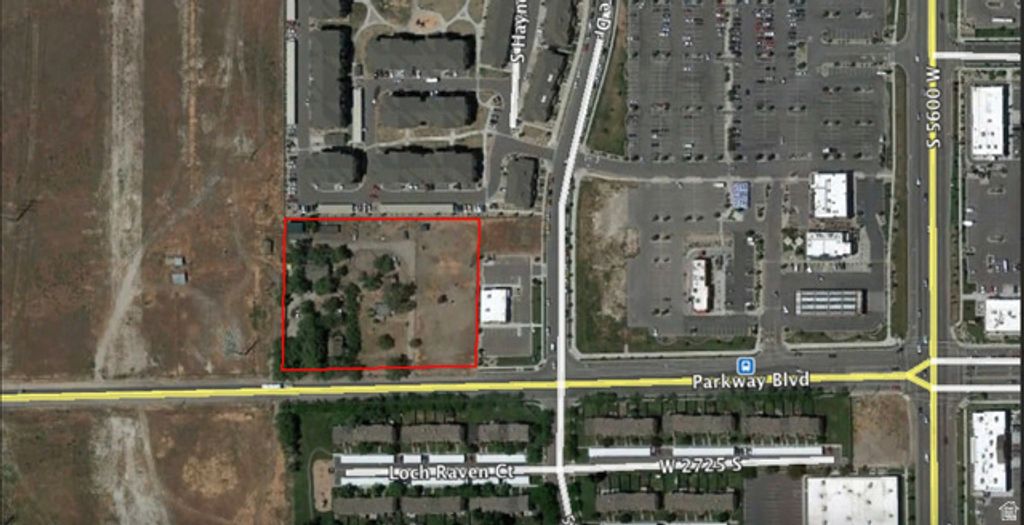 Image 2 of property listing at 5764 W PARKWAY BLVD, West Valley City, UT 84128