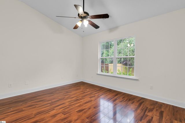 4 Raleigh Court, Simpsonville, SC 29681