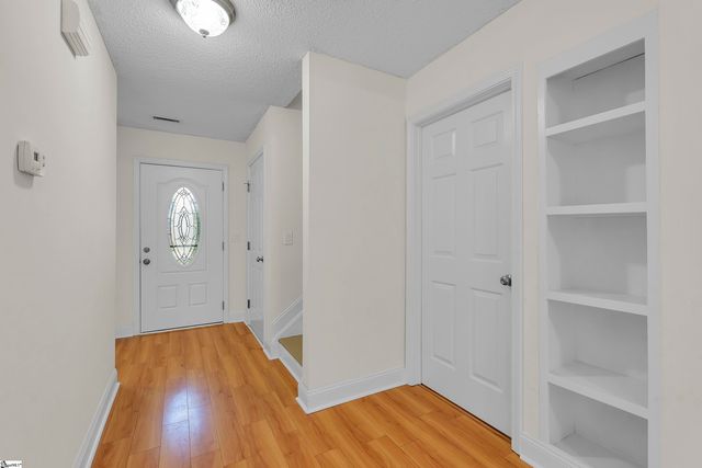 4 Raleigh Court, Simpsonville, SC 29681