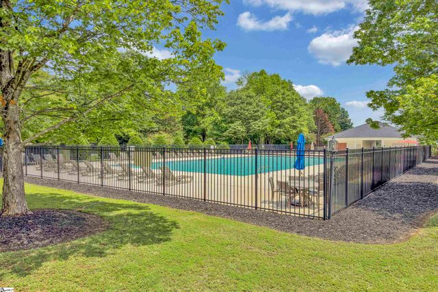 4 Raleigh Court, Simpsonville, SC 29681