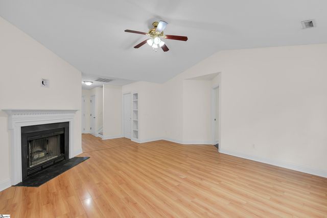 4 Raleigh Court, Simpsonville, SC 29681