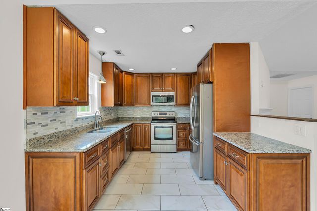 4 Raleigh Court, Simpsonville, SC 29681