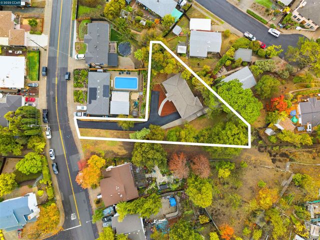 3102 Pine St, Martinez, CA 94553