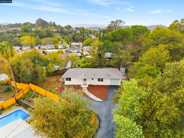 3102 Pine St, Martinez, CA 94553