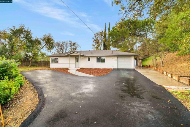 3102 Pine St, Martinez, CA 94553