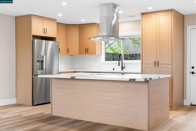 3102 Pine St, Martinez, CA 94553