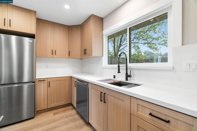 3102 Pine St, Martinez, CA 94553