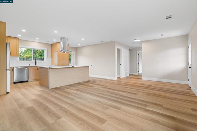 3102 Pine St, Martinez, CA 94553