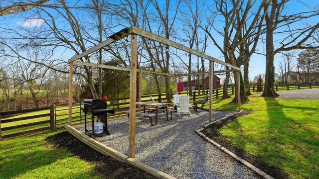 2830 Lockertsville Rd, Ashland City, TN 37015