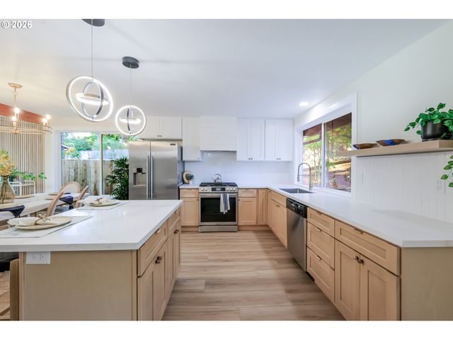 2750 Nw MEHAMA Ct, Portland, OR 97229