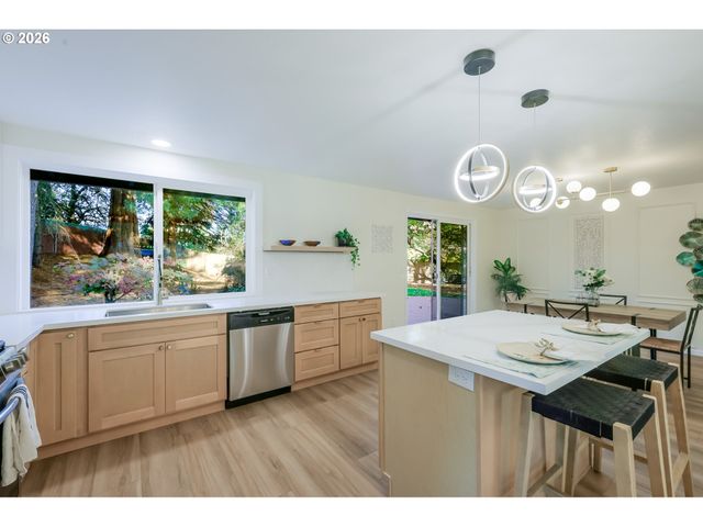 2750 Nw MEHAMA Ct, Portland, OR 97229