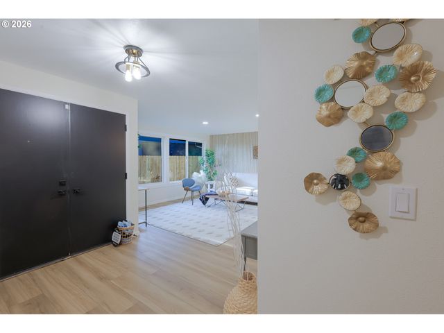 2750 Nw MEHAMA Ct, Portland, OR 97229