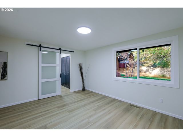 2750 Nw MEHAMA Ct, Portland, OR 97229