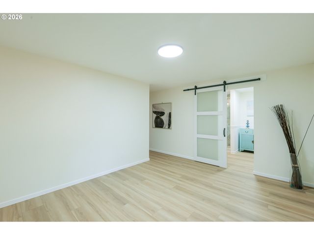 2750 Nw MEHAMA Ct, Portland, OR 97229