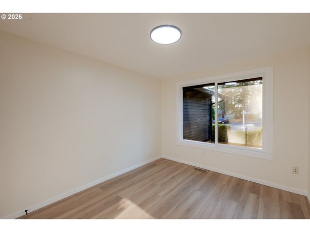 2750 Nw MEHAMA Ct, Portland, OR 97229