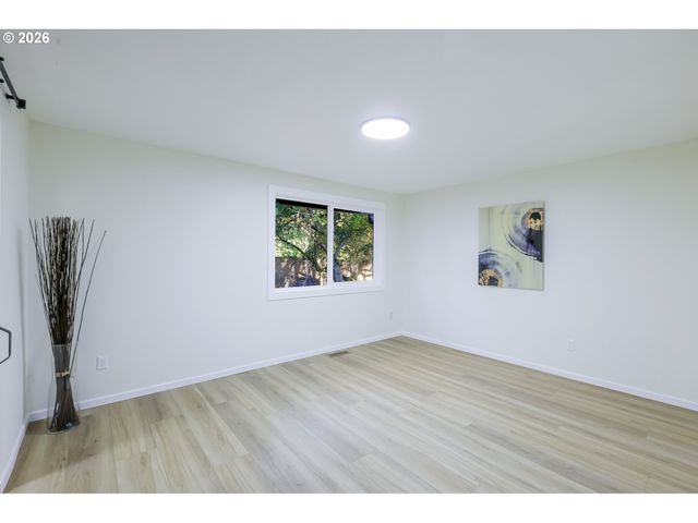 2750 Nw MEHAMA Ct, Portland, OR 97229