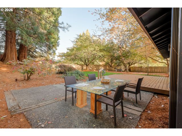 2750 Nw MEHAMA Ct, Portland, OR 97229