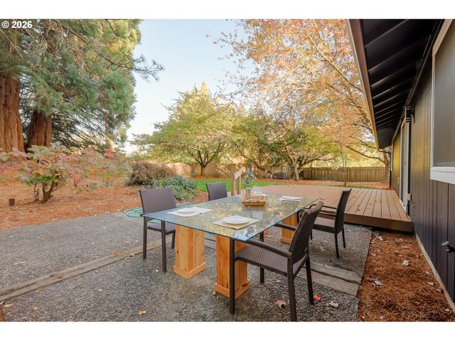 2750 Nw MEHAMA Ct, Portland, OR 97229