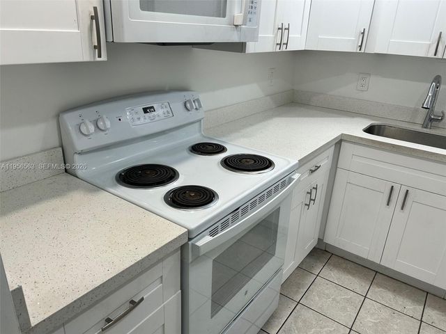 815 SW 30th St J, Fort Lauderdale, FL 33315