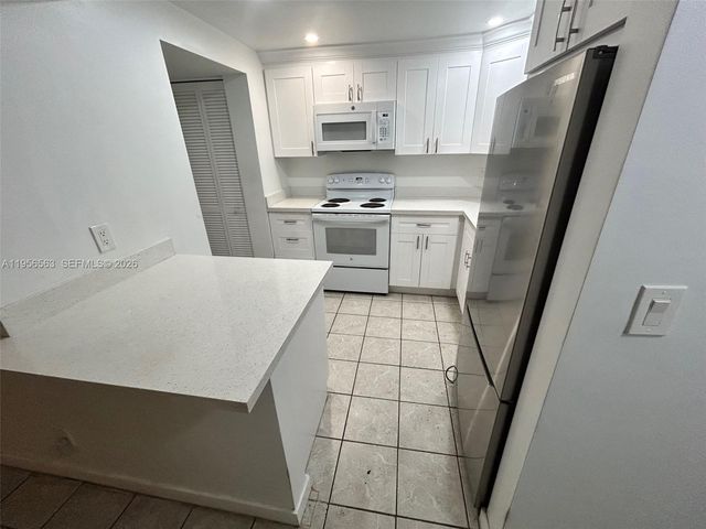 815 SW 30th St J, Fort Lauderdale, FL 33315