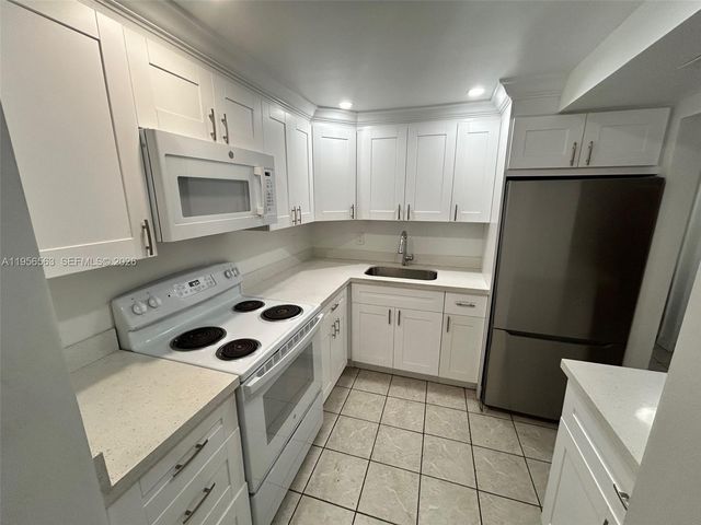 815 SW 30th St J, Fort Lauderdale, FL 33315