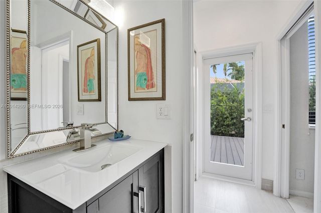 1640 Island Way, Weston, FL 33326