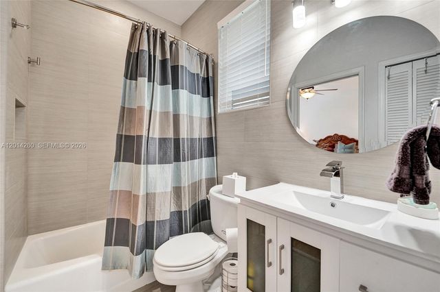 1640 Island Way, Weston, FL 33326