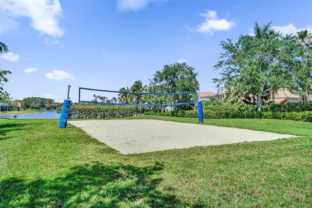 1640 Island Way, Weston, FL 33326