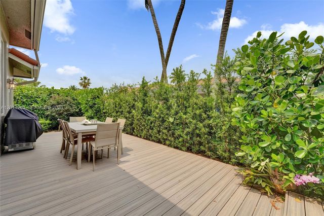 1640 Island Way, Weston, FL 33326