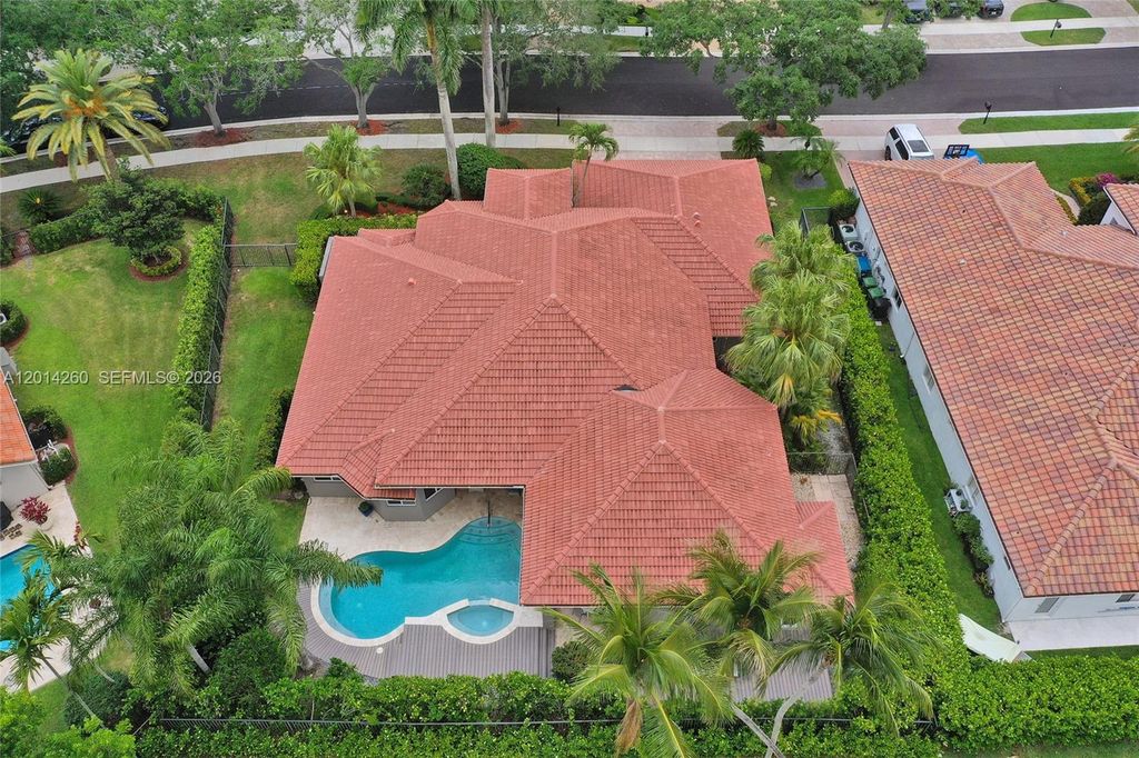 1640 Island Way, Weston, FL 33326