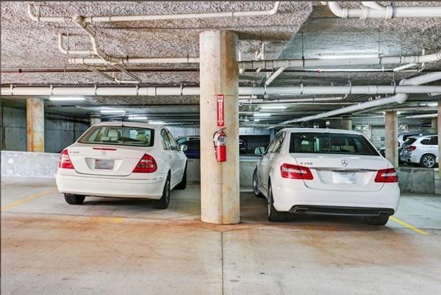 5005 Hidalgo Street 601, Houston, TX 77056