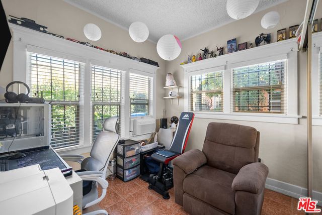 1558 N Kenmore Avenue, Los Angeles, CA 90027